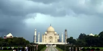 Offline sale of tickets for Taj Mahal stopped